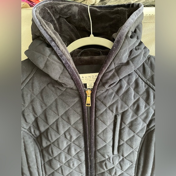 NWOT Laundry by Shelli Segal Navy Quilted Jacket w Hood Velvet Trim Fleece; Lg - Picture 8 of 15